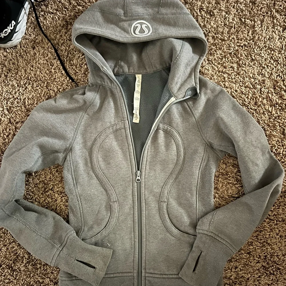 Lululemon scuba sweater zip up - Picture 1 of 3
